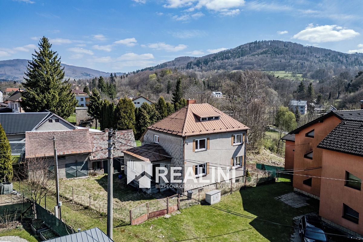 Prodej rodinného domu 200 m², pozemek 659 m²